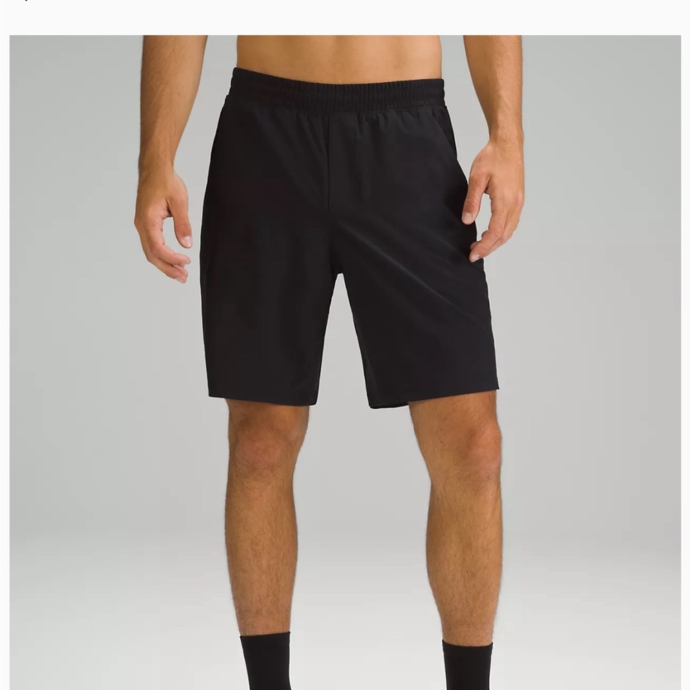Lululemon Men's Quick Dry Pace Breaker
Lined Grey Short